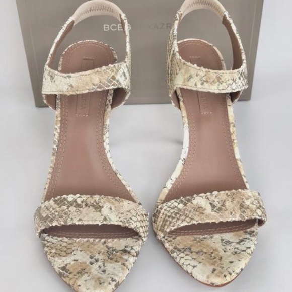 BCBG MAXAZRIA SANDALS - Picture 2 of 9